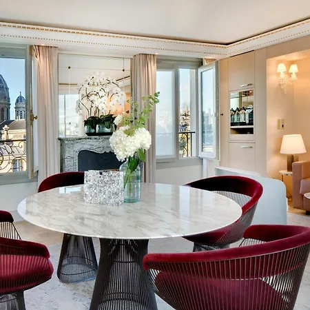 Bowmann, A Small Luxury Of The World 5*