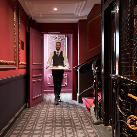 Bowmann, A Small Luxury Of The World Parigi