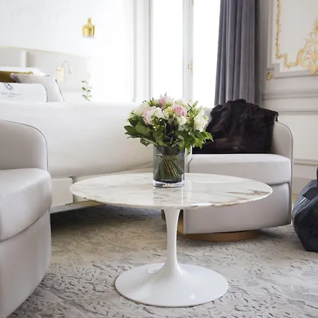 Bowmann, A Small Luxury Of The World Parigi