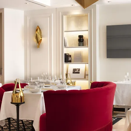 Bowmann, A Small Luxury Of The World Parigi