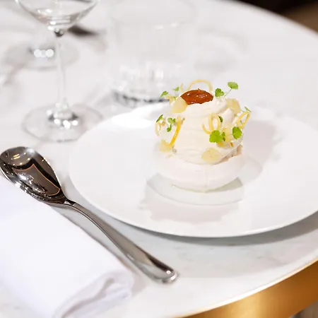 Bowmann, A Small Luxury Of The World 5*